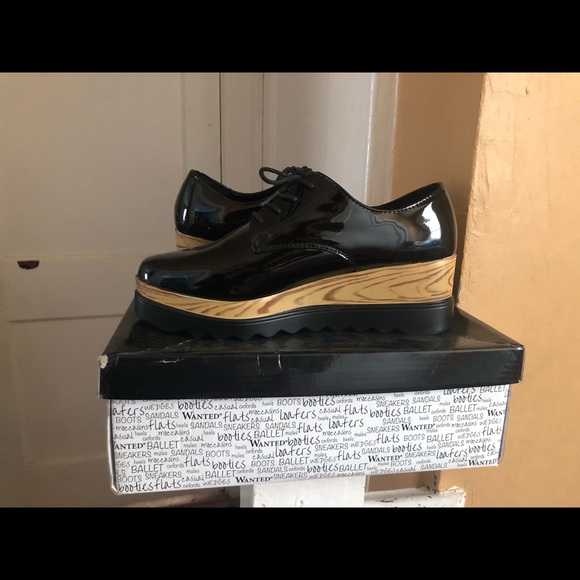 Black and Tan Platform Shoes - Picture 4 of 5